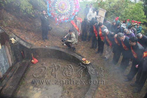 張氏后裔清明祭祀寧化明代狀元張顯宗