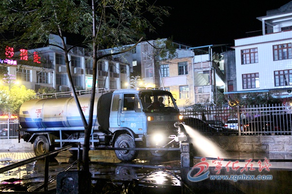 林大茂指導(dǎo)農(nóng)貿(mào)市場(chǎng)創(chuàng)城整治工作