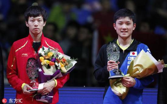 張本智和（右）奪冠創(chuàng)歷史。&nbsp; 本文圖片 東方IC