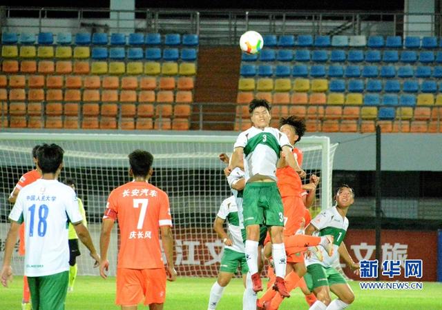 福建晉江：12支國(guó)內(nèi)高校足球隊(duì)角逐綠茵場(chǎng)【組圖】