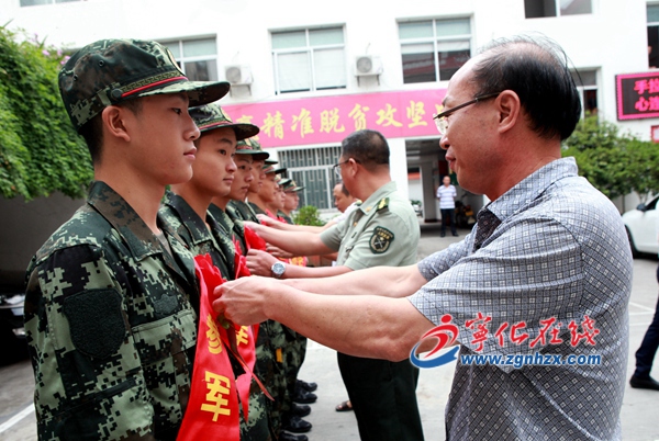 參軍光榮!寧化多鄉(xiāng)鎮(zhèn)歡送新兵入伍