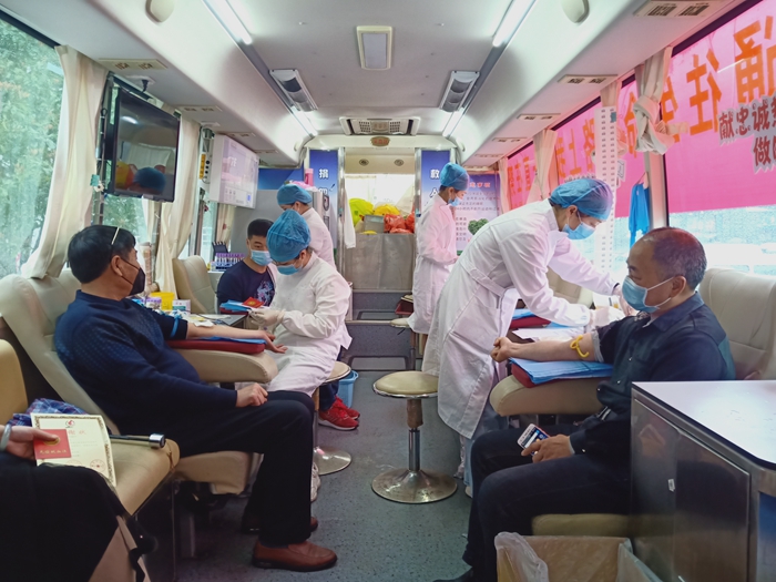 96人獻(xiàn)血3.12萬毫升！寧化衛(wèi)健系統(tǒng)獻(xiàn)血戰(zhàn)“疫”