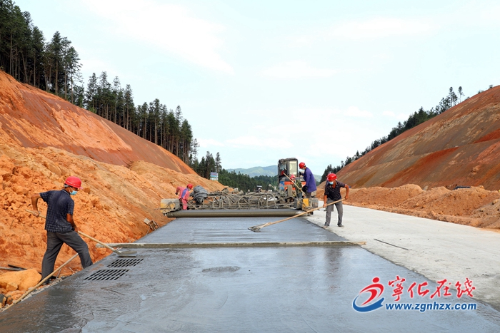 組圖/寧化城關(guān)火車(chē)站樞紐連接線建設(shè)有序推進(jìn)