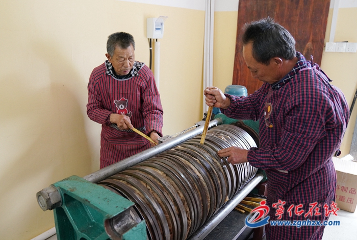 淮土鎮：戶外直播助力農特產品