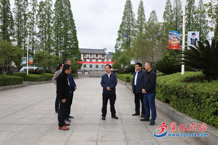 市領導看望慰問來寧掛職教師