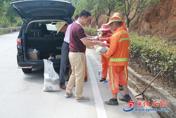 寧化公路分中心：炎炎夏日“送清涼”