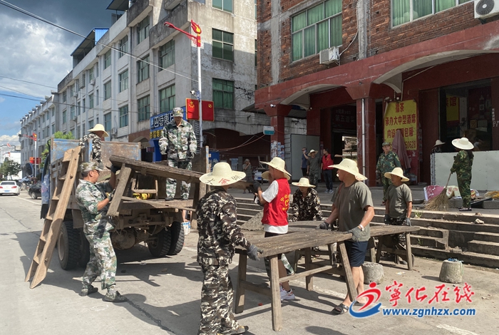 石壁鎮:創城工作再發力 重拳整治不松勁