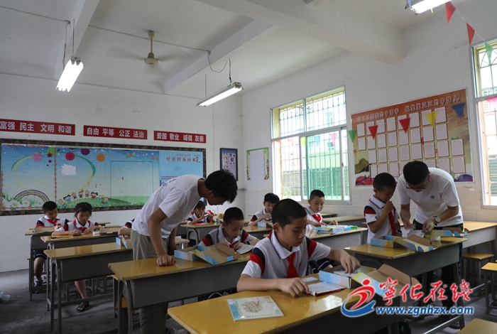 寧化：開展“大手拉小手·科技進校園”暑期夏令營活動