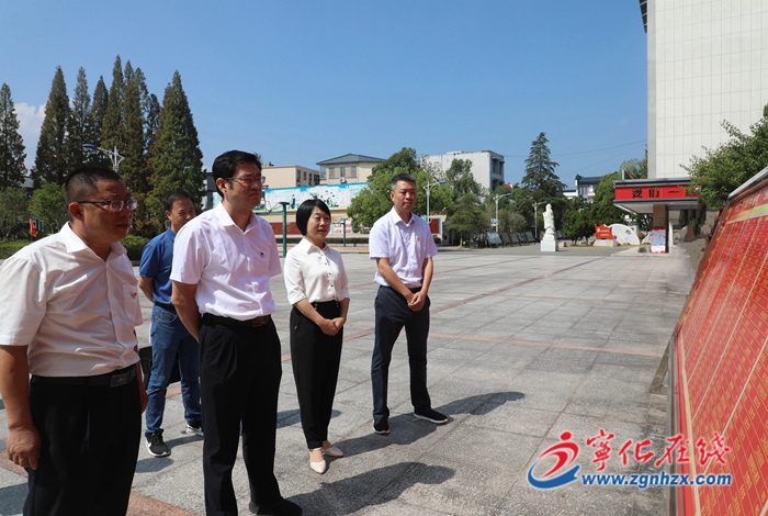 寧化縣領(lǐng)導(dǎo)開展教師節(jié)走訪慰問活動(dòng)