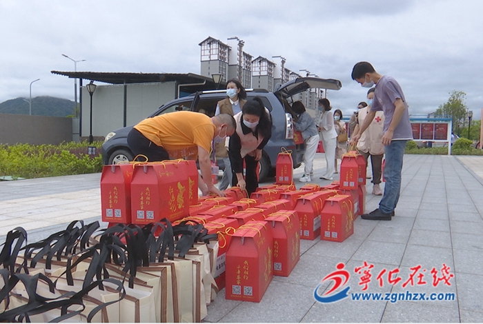 寧化:慰問抗疫醫護人員 致敬最美逆行者