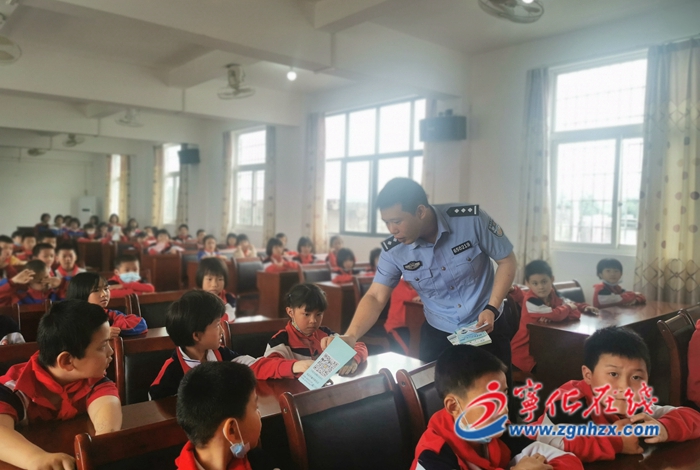 湖村鎮(zhèn):禁毒小手拉大手 攜手護苗助成長