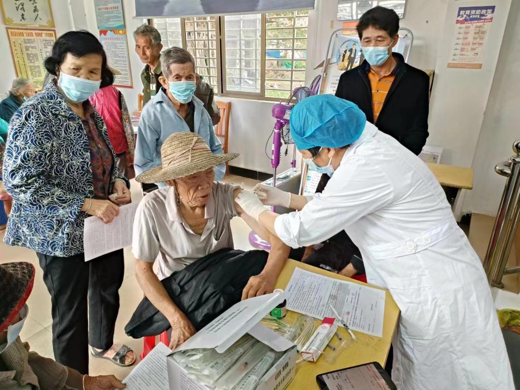 疫苗送上門，打通老年人接種“最后一公里”