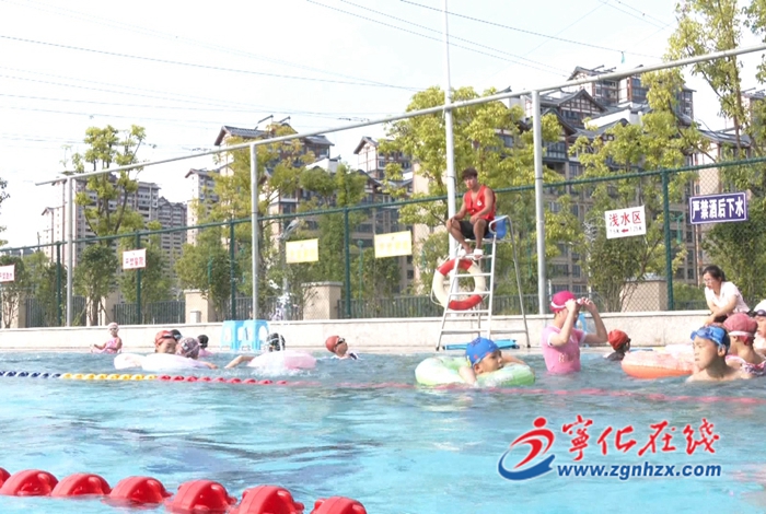 寧化：夏日游泳消暑受熱捧 安全健康意識(shí)不可少