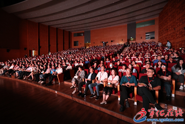 情景音樂劇《風展紅旗如畫》在寧化縣客屬文化交流中心上演