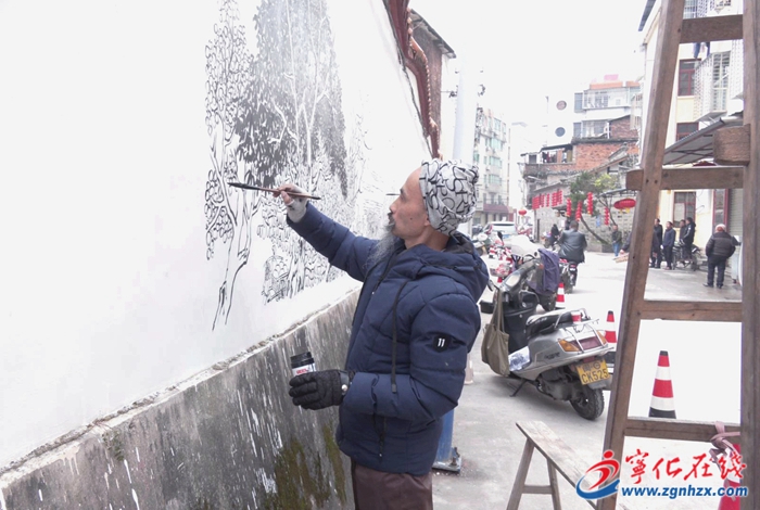寧化:手繪墻畫重現古城古景