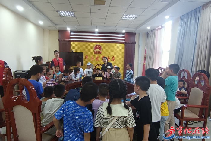 2024年縣總工會(huì)職工子女暑托班結(jié)業(yè)