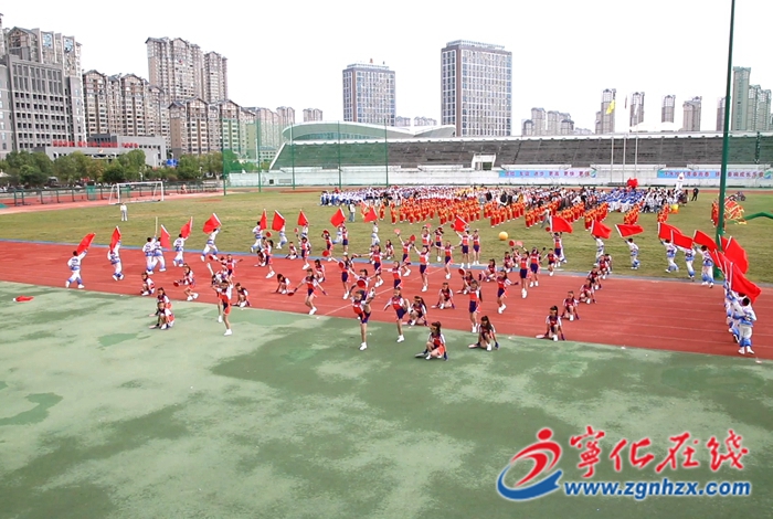 寧化縣舉行第39屆中小學(xué)生田徑運(yùn)動(dòng)會(huì)