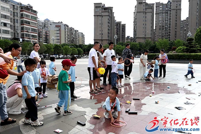 寧化開展“恒愛媽媽 為愛接‘勵’”親子健步行公益活動