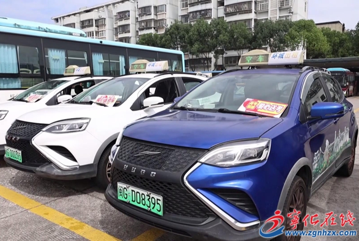 寧化:87輛“愛心送考車”溫情護(hù)航高考