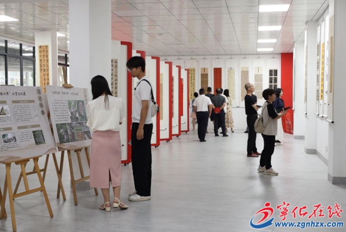 福建省第三屆“百年追夢”少兒書法百幅精品展在寧化開展