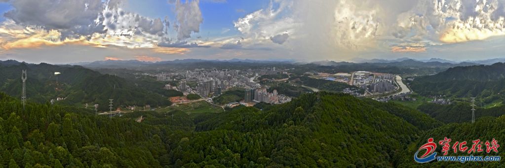 迷人的南山晨霧